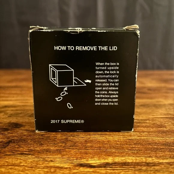 Supreme Illusion Coin Bank - Picture 7 of 9